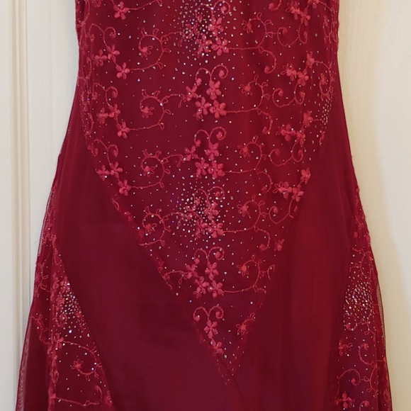 Dress - Picture 4 of 8